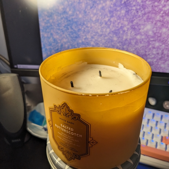 B&BW Salted Butterscotch 3-Wick Candle - Picture 2 of 2